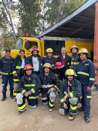 "Estar en buen estado físico, cuenta. Siempre fui deportista, hice kite surf, jugué al golf y esas cosas ayudan pero ahora tengo 35 años y mucho trabajo. Con los bomberos, el cuerpo me está volviendo a exigir"