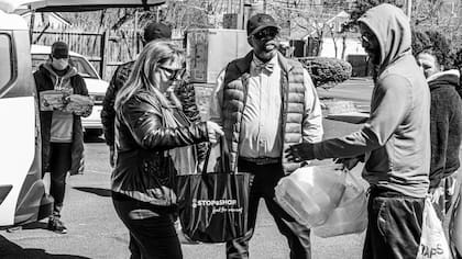 Estas actividades se suman a la larga tradición del Christian Caring Center de asistir a personas en situación de vulnerabilidad, donde ofrece alimentos, refugio y otros servicios esenciales a familias que enfrentan la falta de vivienda o hambre (Imagen de christiancaringcenter)