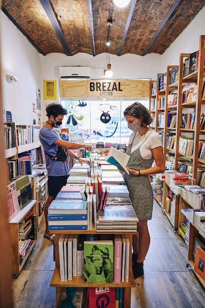 Estas librerías, en espacios más pequeños, tienen material curado por sus dueños