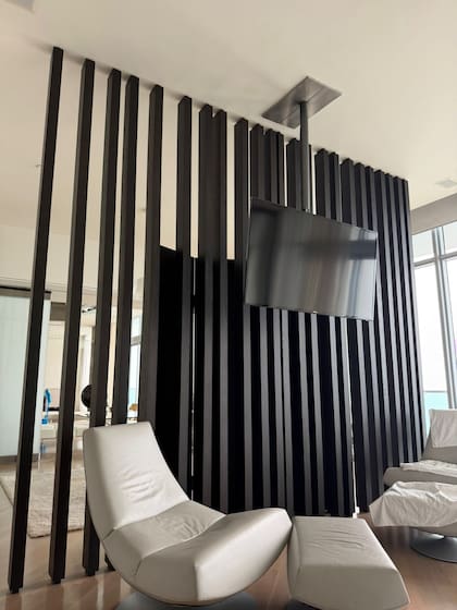 Estas maderas verticales colocadas a distintas distancias representan las notas musicales