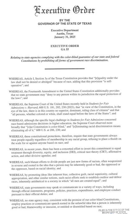 “Estas políticas radicales se apartan de los principios constitucionales y niegan la diversidad de pensamiento”, se lee en la orden ejecutiva firma por Greg Abbott