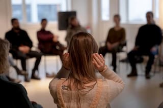 Qué es el deep listening, la práctica que potencia la atención