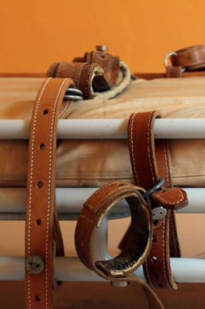 Estas son las camas que usaban en los hospitales psiquiátricos
