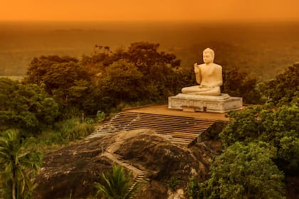 Estatua de Buda en un Templo en Sri Lanka