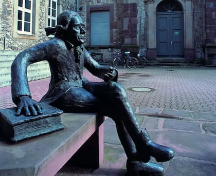 Estatua de Lichtenberg en la Universidad de Gotinga (Crédito: Marc Oliver Shulz)