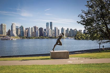 Estatua en bronce del atleta canadiense Harry Jerome (1940-1982), en Stanley Park. 