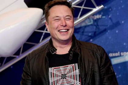 La empresa de autos eléctricos que fundó Elon Musk se ubicó en el puesto 42 de las marcas más valiosas y creció por encima de Nissan, Reanult y Mercedes Benz