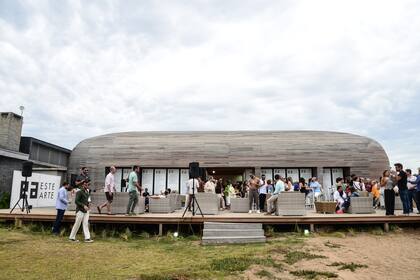Este Arte celebra su décima edición en Vik Pavilion, José Ignacio