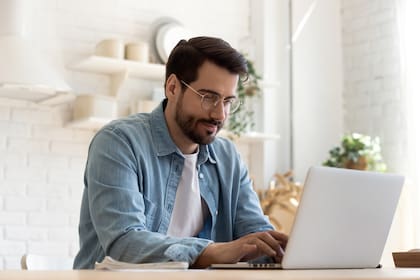 Este comando es ideal para estudiantes y profesores que buscan material académico