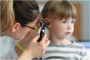 La infección del oído que aparece después de estar en el mar o la pileta