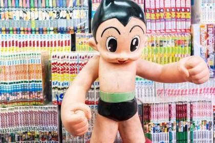 Este es Astro Boy, el personaje de manga mitad robot mitad humano que dio forma a la idea de los androides en la cultura japonesa
