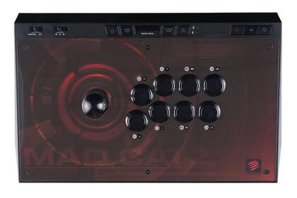 Este es el control EGO Stick Arcade de Mad Catz, compatible con PS4, Xbox One, PC y Nintendo Switch