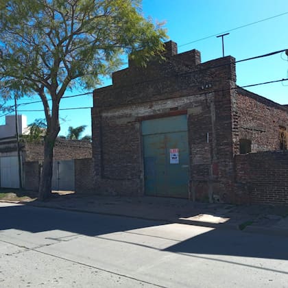 Este es el galpón donde los Benvenutti fundaron "Sufunda", una tapicería de automóviles que marcó época. "Mi viejo cuenta que en los mejores años se hacían filas para entrar al taller", recuerda Leonardo.