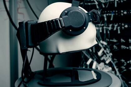 Este es el prototipo no invasivo que utilizó Facebook para sus pruebas de interfaz cerebro máquina