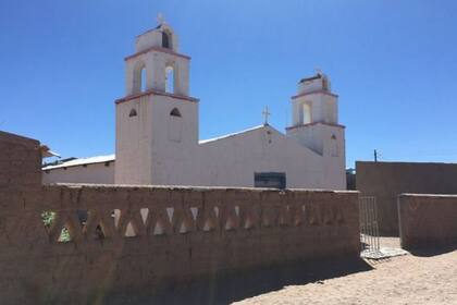 Este es el pueblo de Verónica, Santuario Tres Pozos, Salinas Grandes