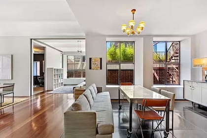 Este es un departamento que se encontraba en venta en el mismo edificio donde vivió la pareja Kennedy