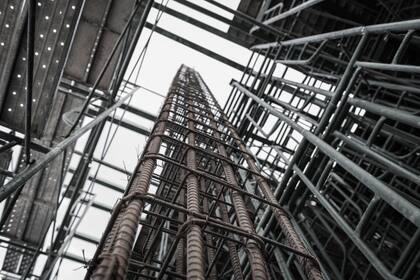 Este es un sector clave. Hay que tener en cuenta que la cadena de valor de la construcción es la más larga de todas e integradora: industria, manos de obras, servicio