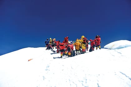 Este experto en rescates salvó de la muerte a varios montañistas.