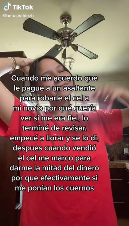 Este fue el posteo de la tiktoker sobre el asaltante y el celular de su novio