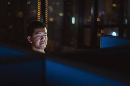 Este hombre dice que trabaja desde hace seis años como moderador de contenido en Internet.