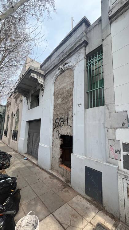 Este inmuebles está ubicado en Acuña de Figueroa al 1500