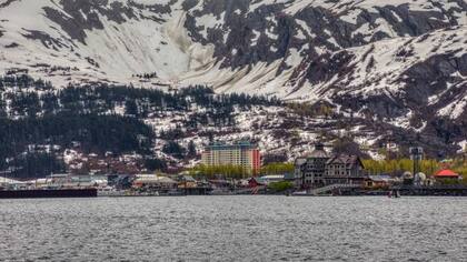 Este lugar recibe casi 198 pulgadas de lluvia al año, siendo esta la ciudad más húmeda de Alaska