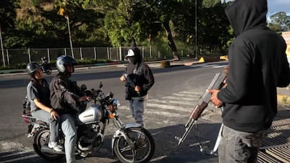 Este lunes en Caracas se reportó una proliferación de controles oficiales y paramilitares
