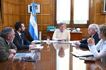 Este miércoles, el secretario de Agricultura, Juan José Bahillo, se reunió con autoridades de Santa Cruz y Chubut para trabajar en herramientas que fortalezcan sus economías regionales