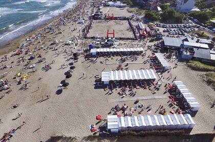 Este parador ofrece múltiples atracciones, entre ellas su restaurant junto al mar