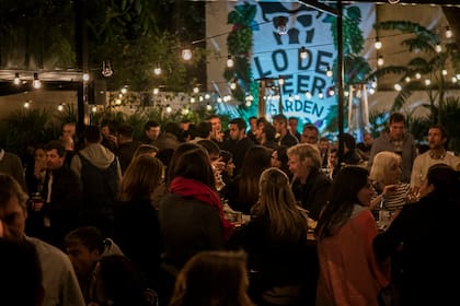 Este patio cervecero de Las Cañitas está inspirado en los beer garden de Berlín y Filadelfia