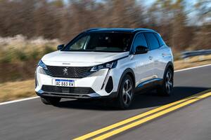 Este Peugeot 3008 Hybrid4 conserva las mismas líneas que la versión GT Line del modelo