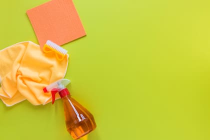 Este producto de limpieza de Walmart se vende a mitad de precio en Dollar Tree