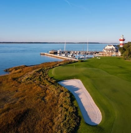 Este pueblo con varios campos de golf para los más aficionados a esta actividad (Hilton Head Island)