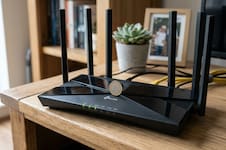 Wi-Fi: por qué recomiendan colocar una moneda arriba del router y qué dicen los expertos sobre este truco