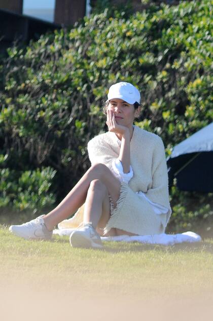 Este verano, el matrimonio decidió hacer vida hogareña para cuidarse y, principalmente, para cuidar al bebé en camino.