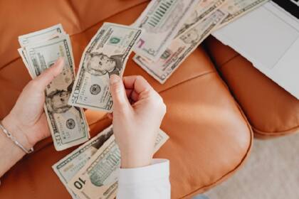 Este viernes 3 de enero, el precio del dólar en México es de $20,6917, de acuerdo con el DOF