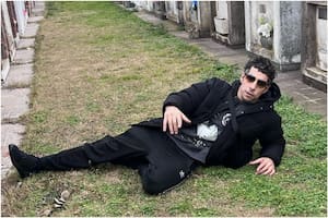 Esteban Lamothe sorprendió a sus seguidores con varias fotos en un cementerio