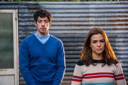 Esteban Lamothe y Agustina Cherri, actores de la nueva tira de Pol-Ka