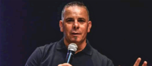 Detuvieron en un country a un pastor acusado de abusar de cinco fieles en un templo