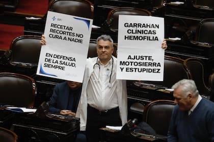 Esteban Paulón, del socialismo; la oposición consiguió el quórum para tratar fondos a Universidades y el Hospital Garrahan