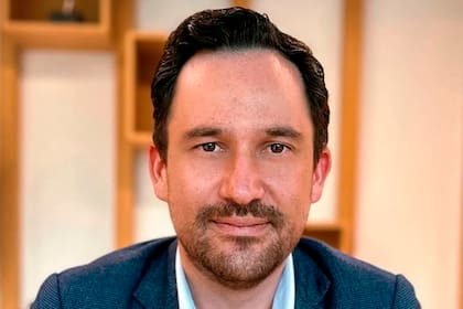 Esteban Pineda: "Cuando la obsesión es ‘qué premia la plataforma’, la marca empieza a hablar como la plataforma, no como ella misma”