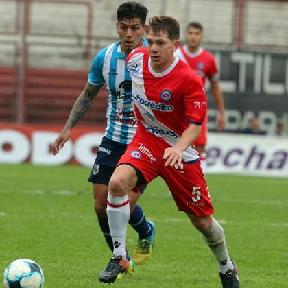 Esteban Rolón llamó la atención de Juan Román Riquelme desde sus comienzos en Argentinos Juniors