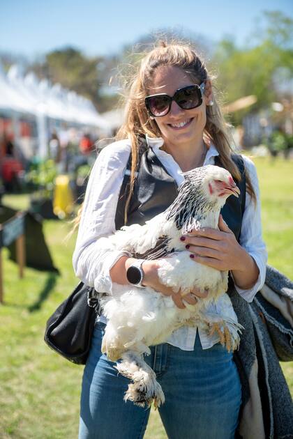 Estefanía pasó por el stand Gallinas de Raza.