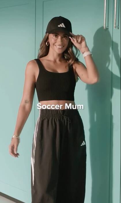 Estilo "soccer mum" que lució Anto Roccuzzo