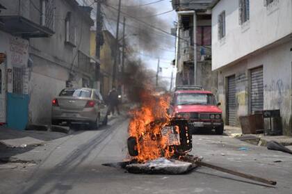 Esto es lo más parecido a un ritual funerario que tiene, por ahora, la familia Salinas