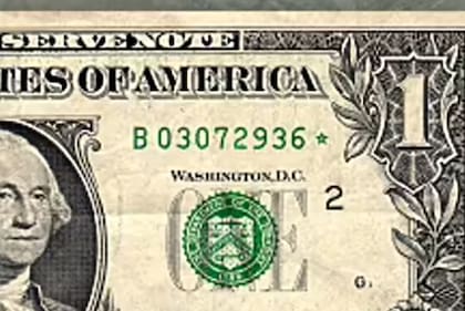 Estos billetes se distinguen por la estrella que llevan al final del número de serie