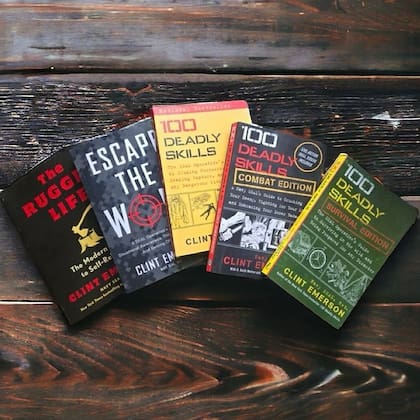 Estos son algunos de los principales libros de Clint Emerson (Foto: Instagram @100deadlyskills)