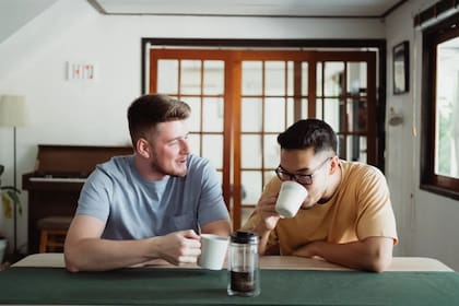 Estos son los beneficios de tomar café con amigos (Foto Pexels)