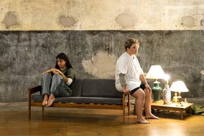 Estoy acá sin fin, de Leticia Coronel