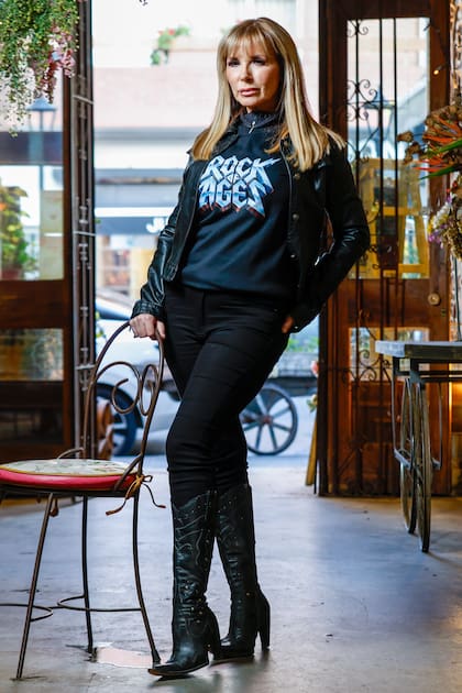 "Estoy con alguien, pero todavía no lo blanqueé. No es del medio, no lo conocen. Soy enamoradiza", señala Daniela